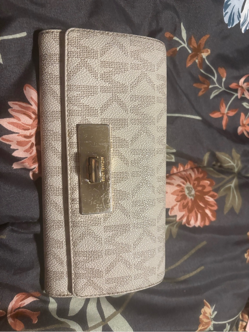 Michael Kors Cream Signature Wallet with Gold-Tone Turn Lock
